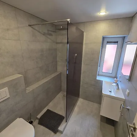 Handwerkerwohnung, Monteurunterkunft-rodgau アパート